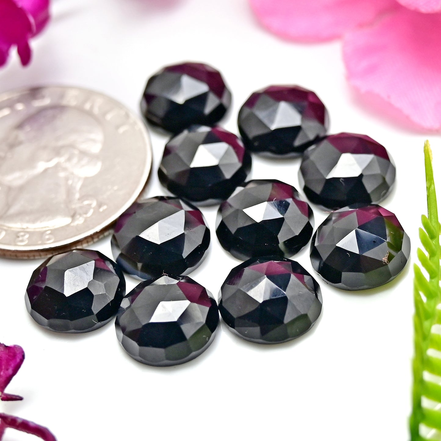 41,90 ct Schwarzer Onyx-Rosenschliff-Cabochon 7 x 10 mm – 9 x 14 mm, Edelsteinpaket der Güteklasse AA, insgesamt 15 Stück