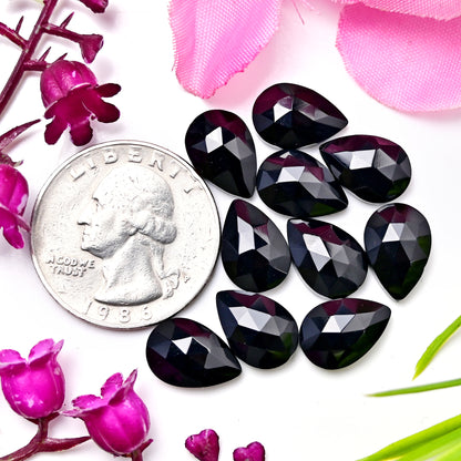 41,90 ct Schwarzer Onyx-Rosenschliff-Cabochon 7 x 10 mm – 9 x 14 mm, Edelsteinpaket der Güteklasse AA, insgesamt 15 Stück