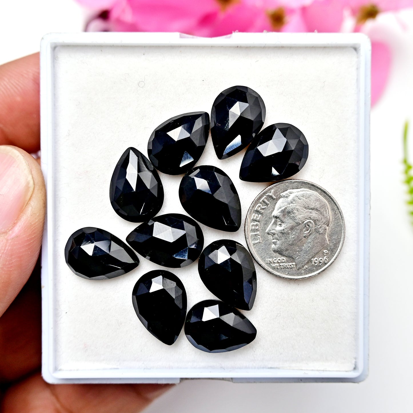 41,90 ct Schwarzer Onyx-Rosenschliff-Cabochon 7 x 10 mm – 9 x 14 mm, Edelsteinpaket der Güteklasse AA, insgesamt 15 Stück