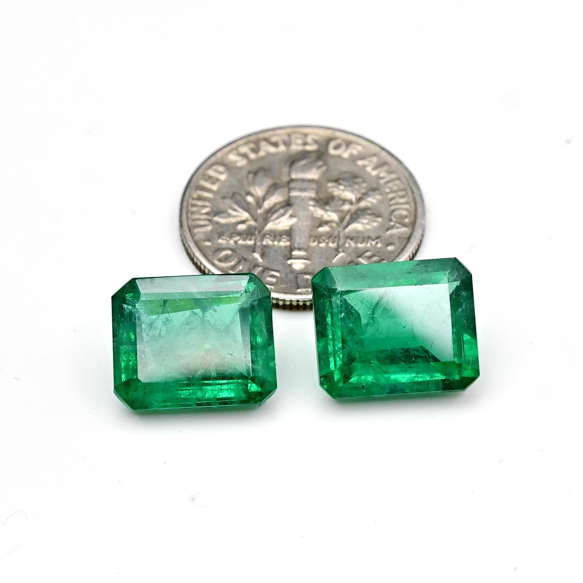 11.4cts Ravishing Color & Nice Luster Quality Colombian Lab Grown Emerald Dark Green Faceted 10x12mm Octagon Shape Cut For Jewelry Making