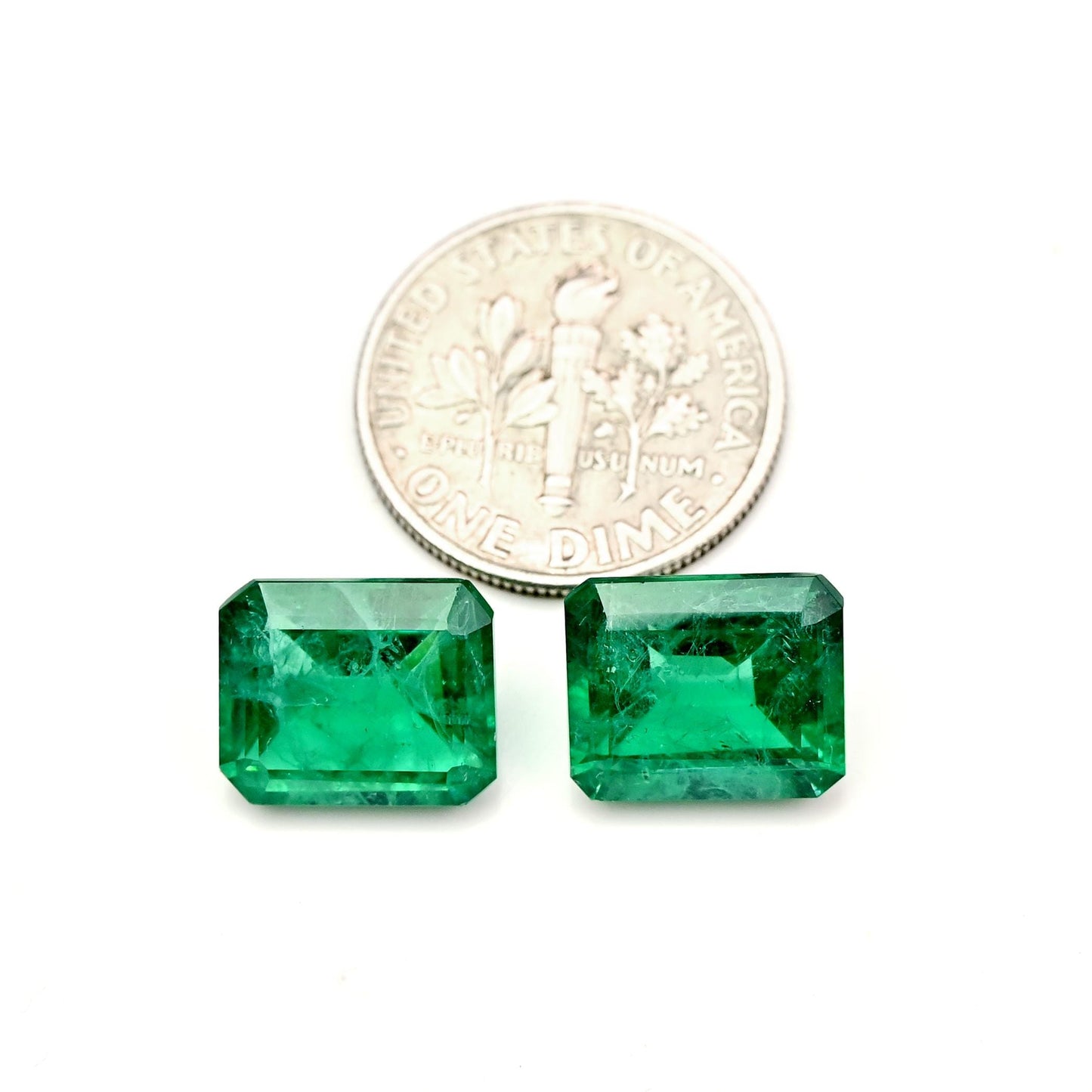 11.4cts Ravishing Color & Nice Luster Quality Colombian Lab Grown Emerald Dark Green Faceted 10x12mm Octagon Shape Cut For Jewelry Making