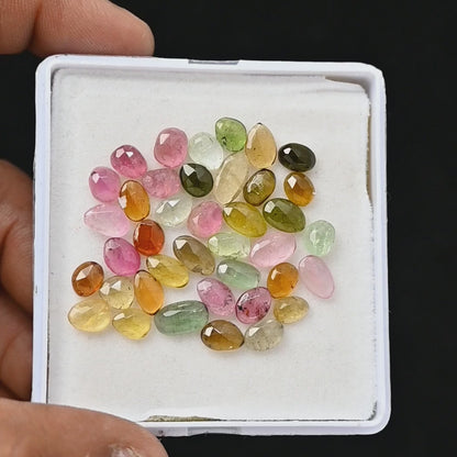 43 Karat Turmalin-Cabochons, 4 x 6 mm – 5 x 8 mm, Freiform, Edelsteinpaket der Güteklasse AA, insgesamt 43 Stück