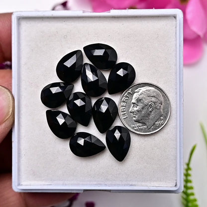 41,90 ct Schwarzer Onyx-Rosenschliff-Cabochon 7 x 10 mm – 9 x 14 mm, Edelsteinpaket der Güteklasse AA, insgesamt 15 Stück