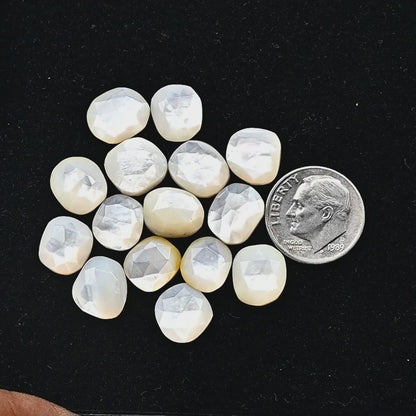 39,40 ct Perlmutt-Rosenschliff, 9 x 11 mm und 10 x 12 mm, Freiform, Edelsteinpaket der Güteklasse AA, insgesamt 15 Stück